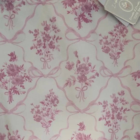 Delphine Floral Bow Pink Tote Bag TJMaxx - Picture 2 of 3